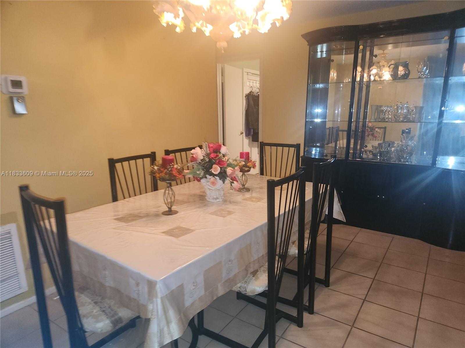 Small Image of 6900 NORTH WEST 94TH AVE, Tamarac Number 4