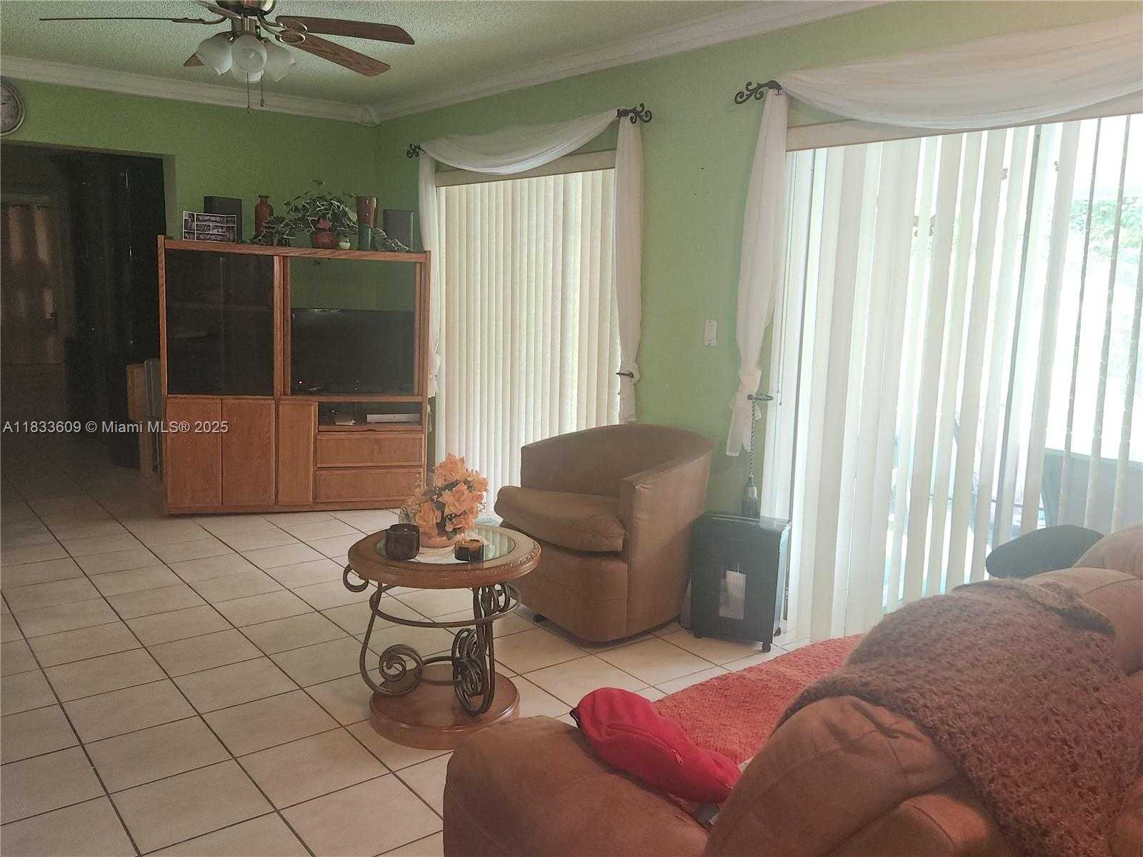 Small Image of 6900 NORTH WEST 94TH AVE, Tamarac Number 7