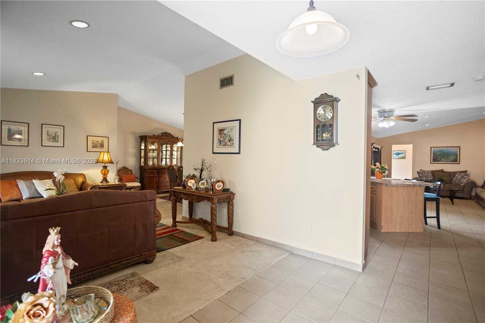 Small Image of 15824 COTSWOLD CT, Davie Number 4