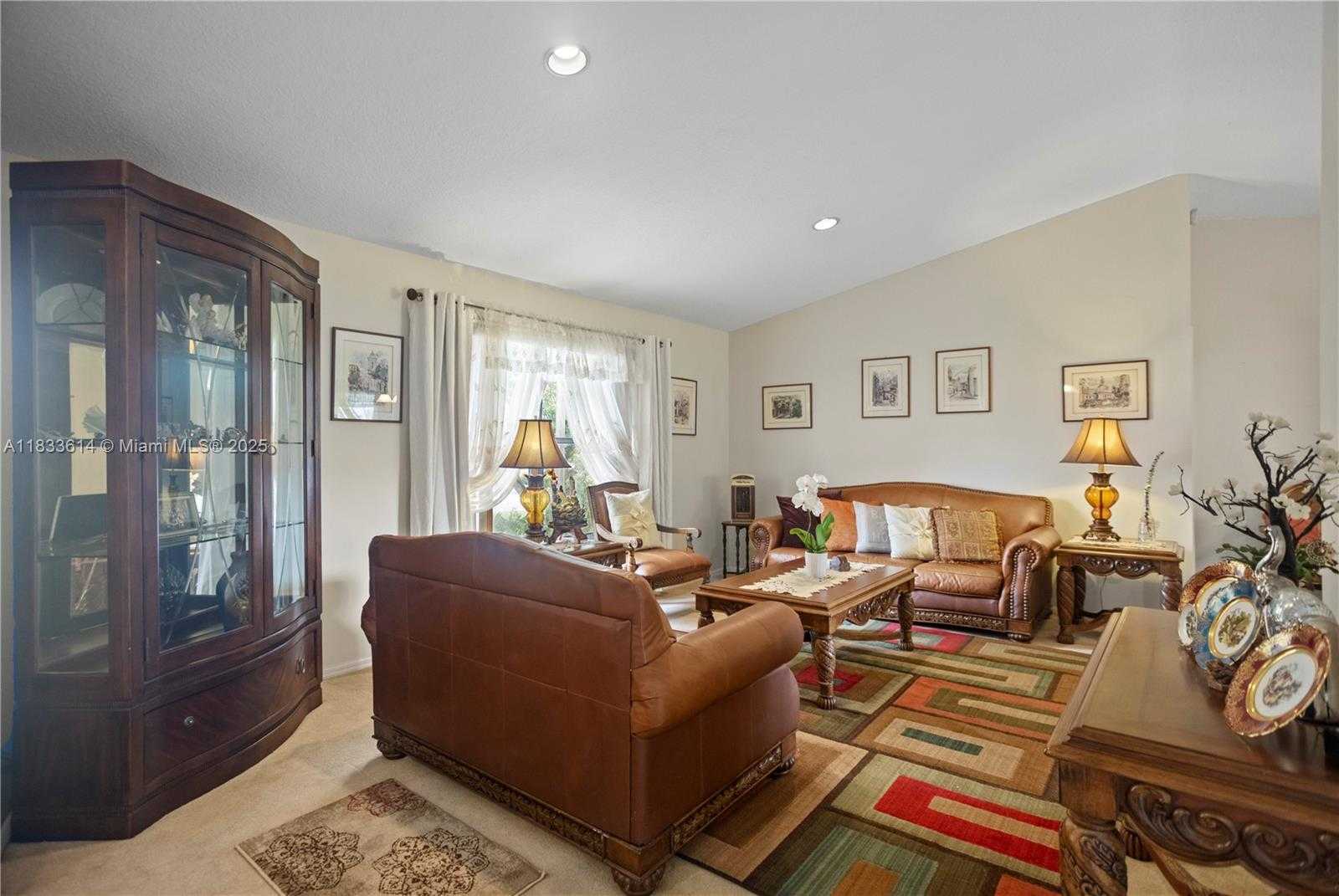Small Image of 15824 COTSWOLD CT, Davie Number 5
