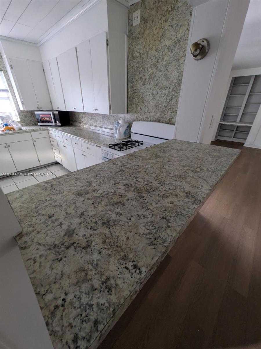 Small Image of 522 18TH ST, West Palm Beach Number 10