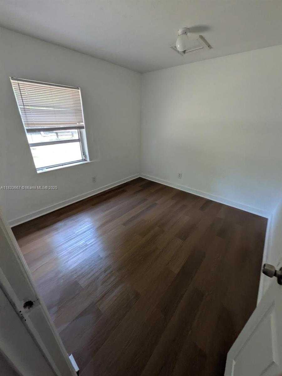 Small Image of 522 18TH ST, West Palm Beach Number 3