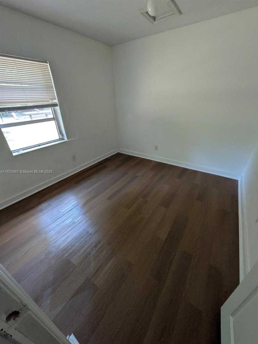 Small Image of 522 18TH ST, West Palm Beach Number 7