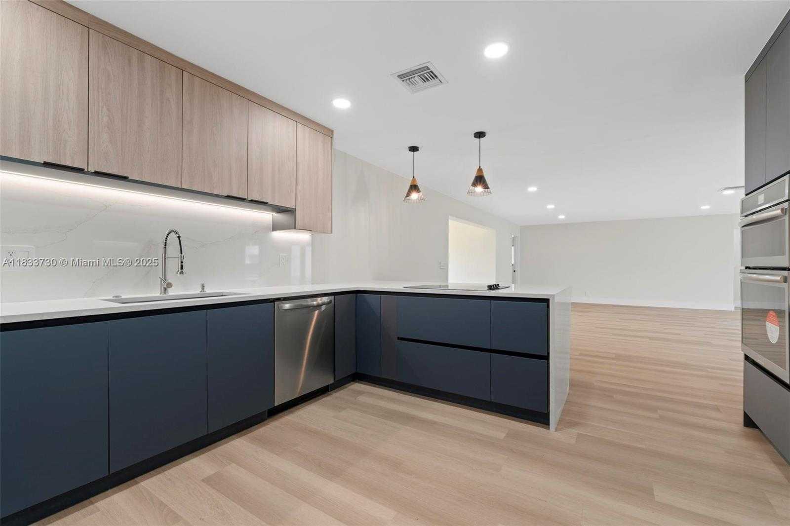Small Image of 1340 SOUTH WEST 27TH PL, Boynton Beach Number 12