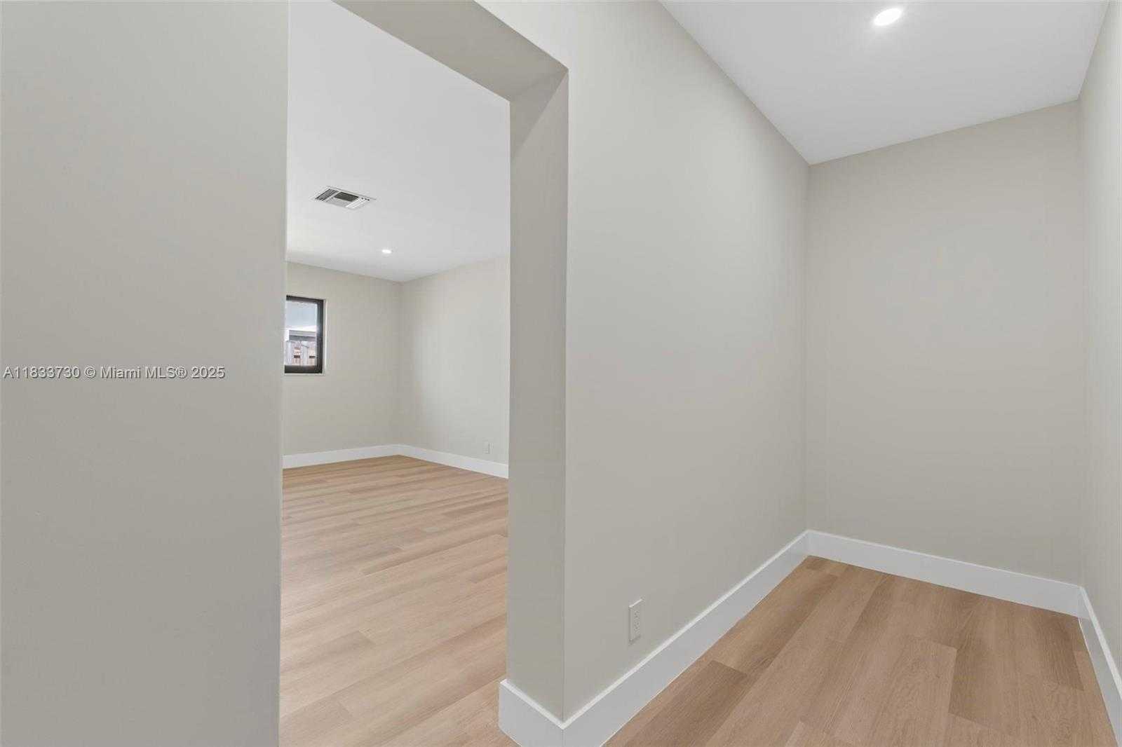 Small Image of 1340 SOUTH WEST 27TH PL, Boynton Beach Number 18