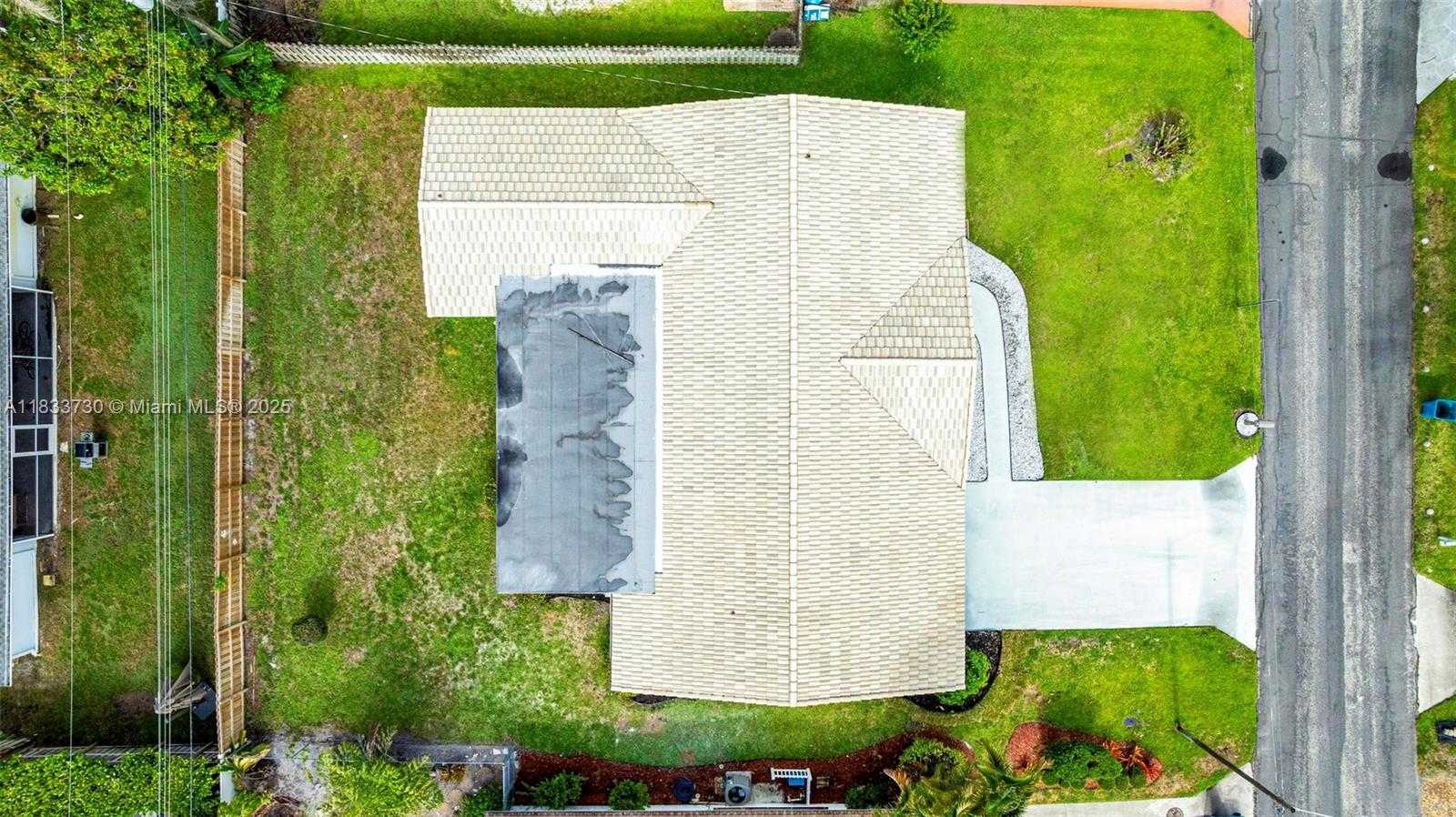 Small Image of 1340 SOUTH WEST 27TH PL, Boynton Beach Number 35