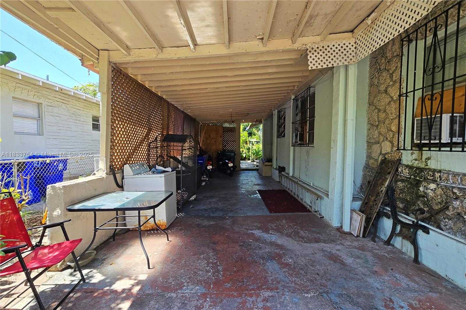 Small Image of 138 NORTH WEST 34TH ST, Miami Number 11