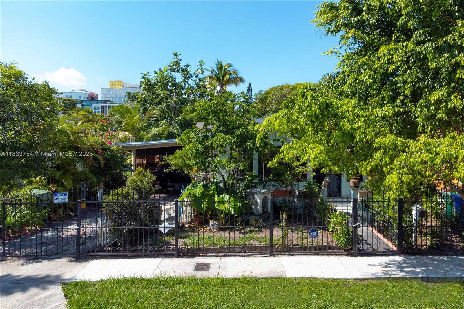 Small Image of 138 NORTH WEST 34TH ST, Miami Number 4