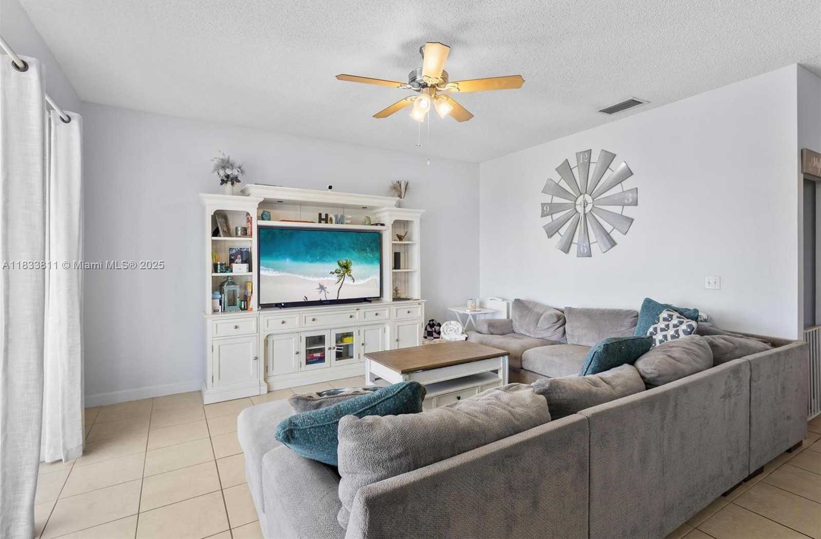 Small Image of Miramar Number 14