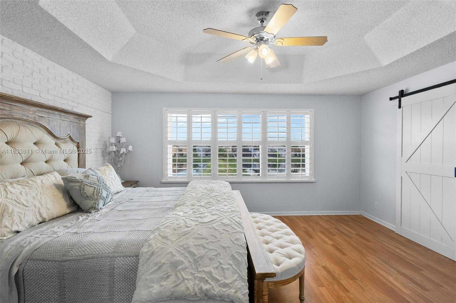Small Image of Miramar Number 31