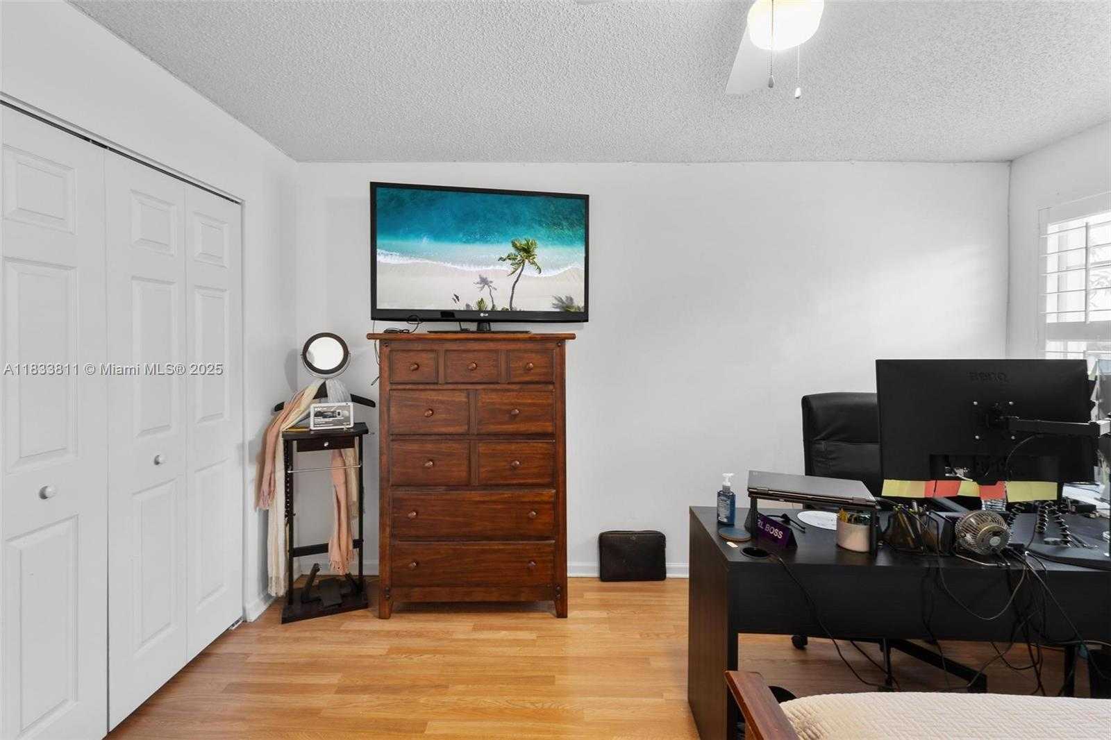Small Image of Miramar Number 36