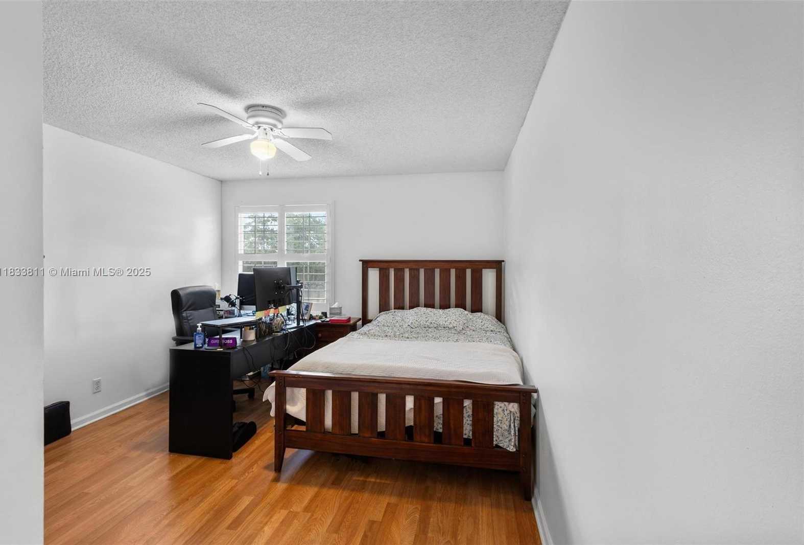 Small Image of Miramar Number 37