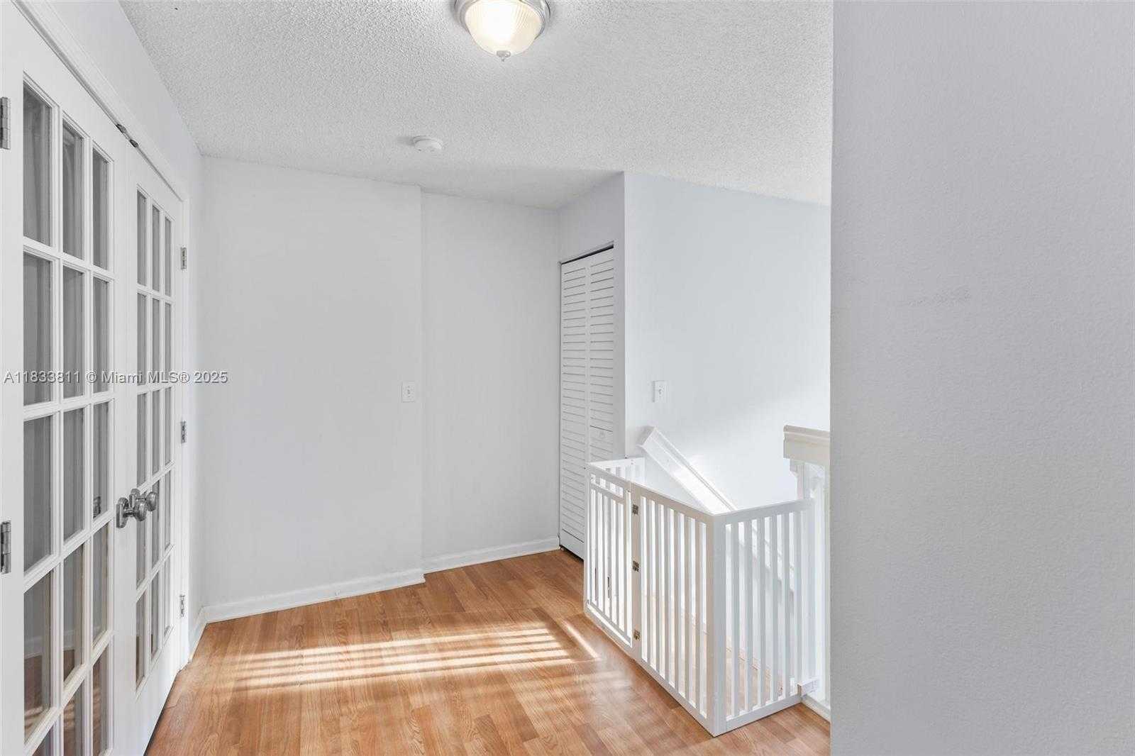 Small Image of Miramar Number 41