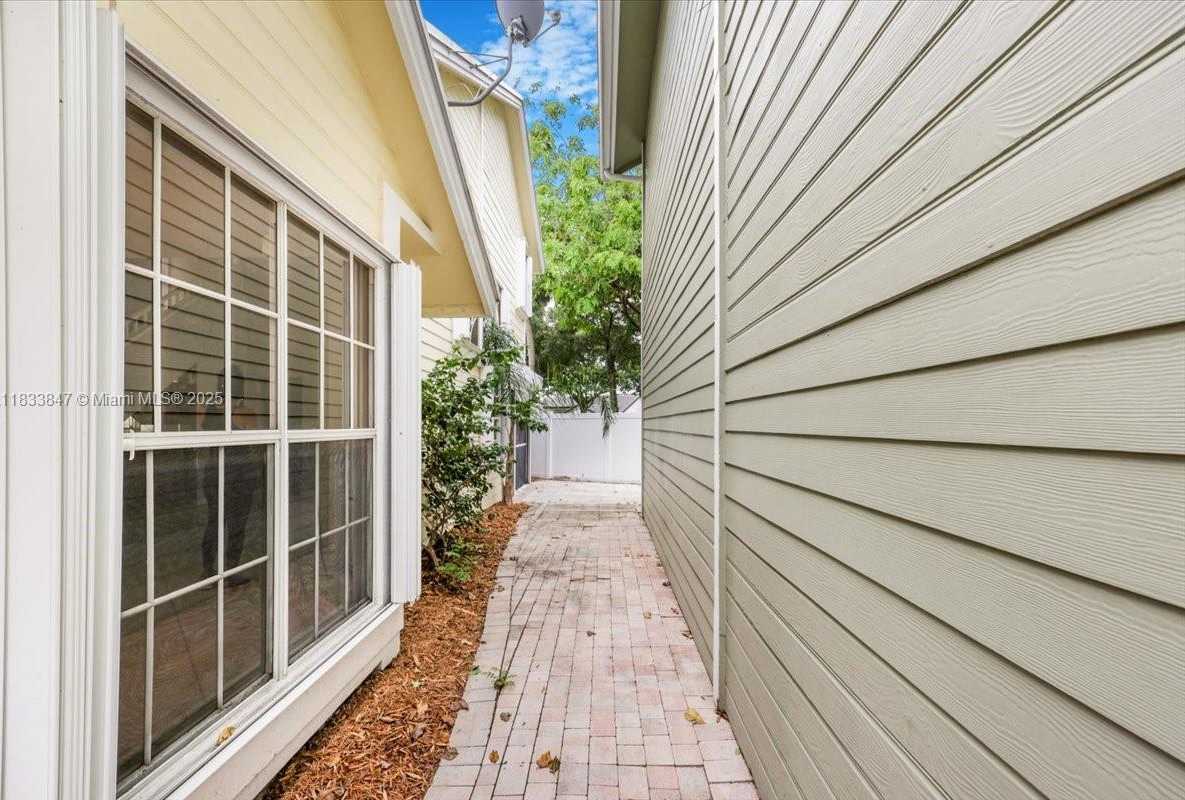 Small Image of 5366 214TH CT S, Boca Raton Number 32