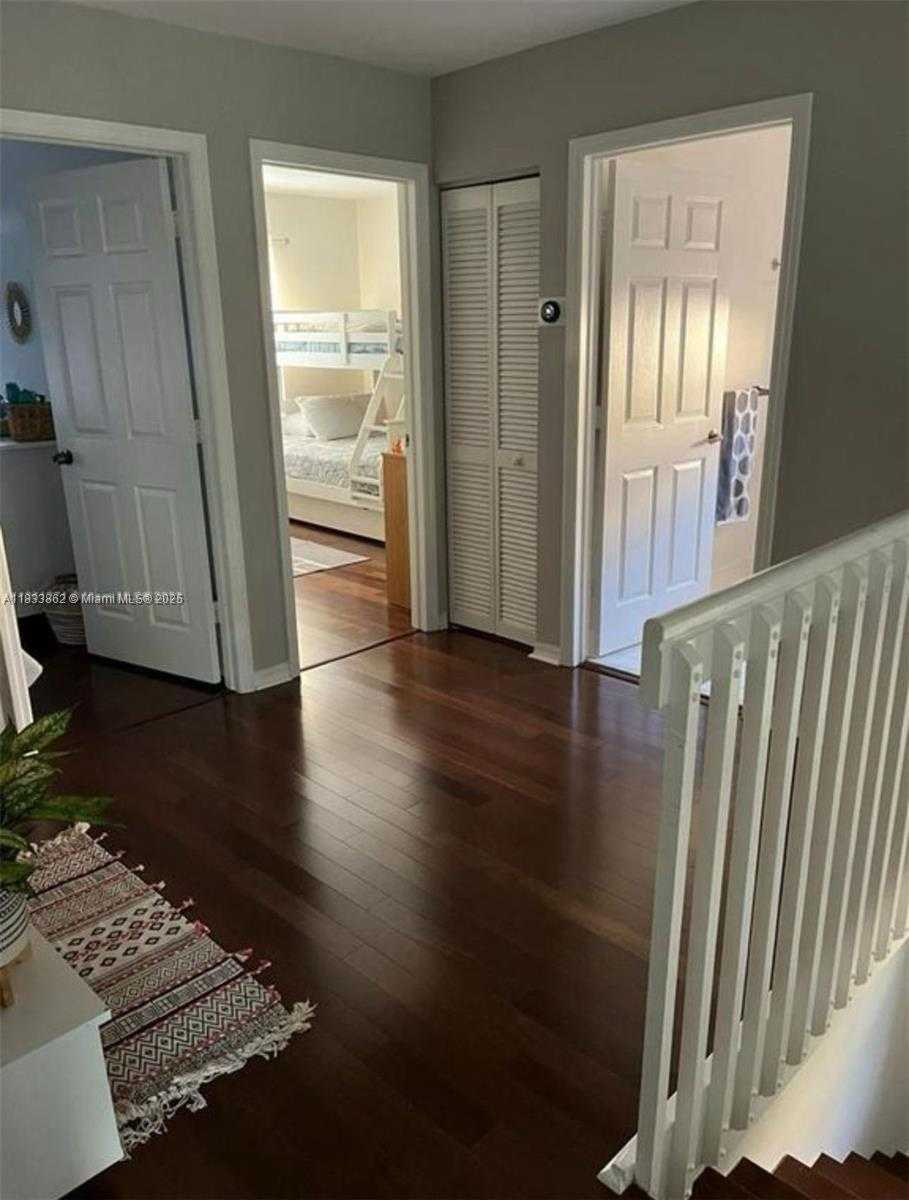 Small Image of 1125 BUTTERNUT LN, Hollywood Number 10