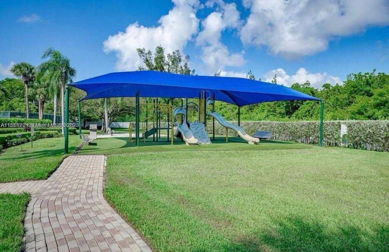 Small Image of 1125 BUTTERNUT LN, Hollywood Number 17