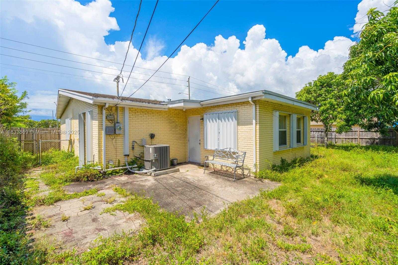 Small Image of 2727 HYPOLUXO RD, Boynton Beach Number 23