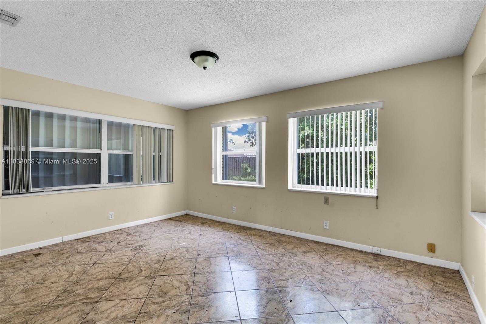 Small Image of 2727 HYPOLUXO RD, Boynton Beach Number 9