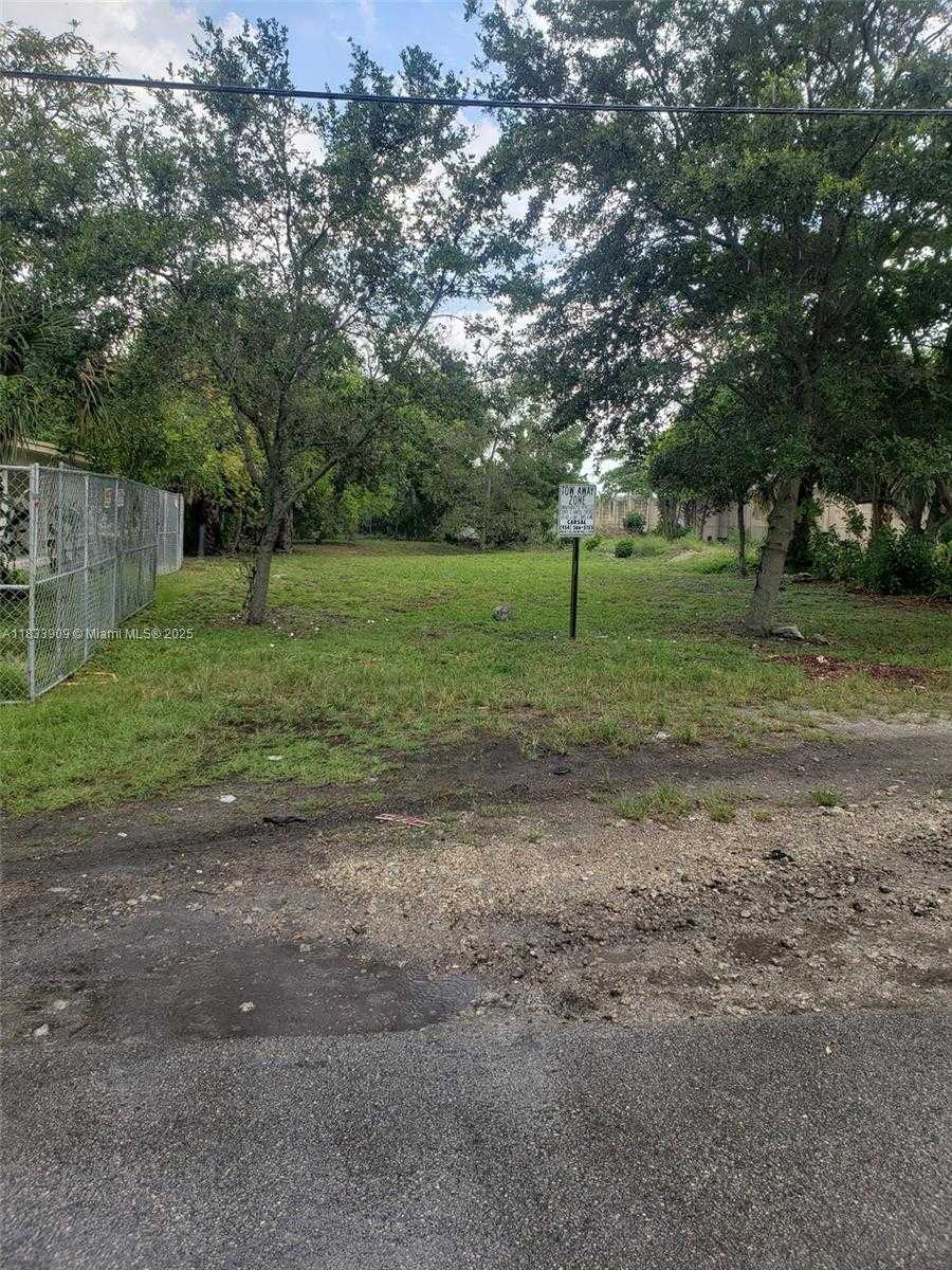 Small Image of 894 SOUTH WEST 9TH CT, Pompano Beach Number 3
