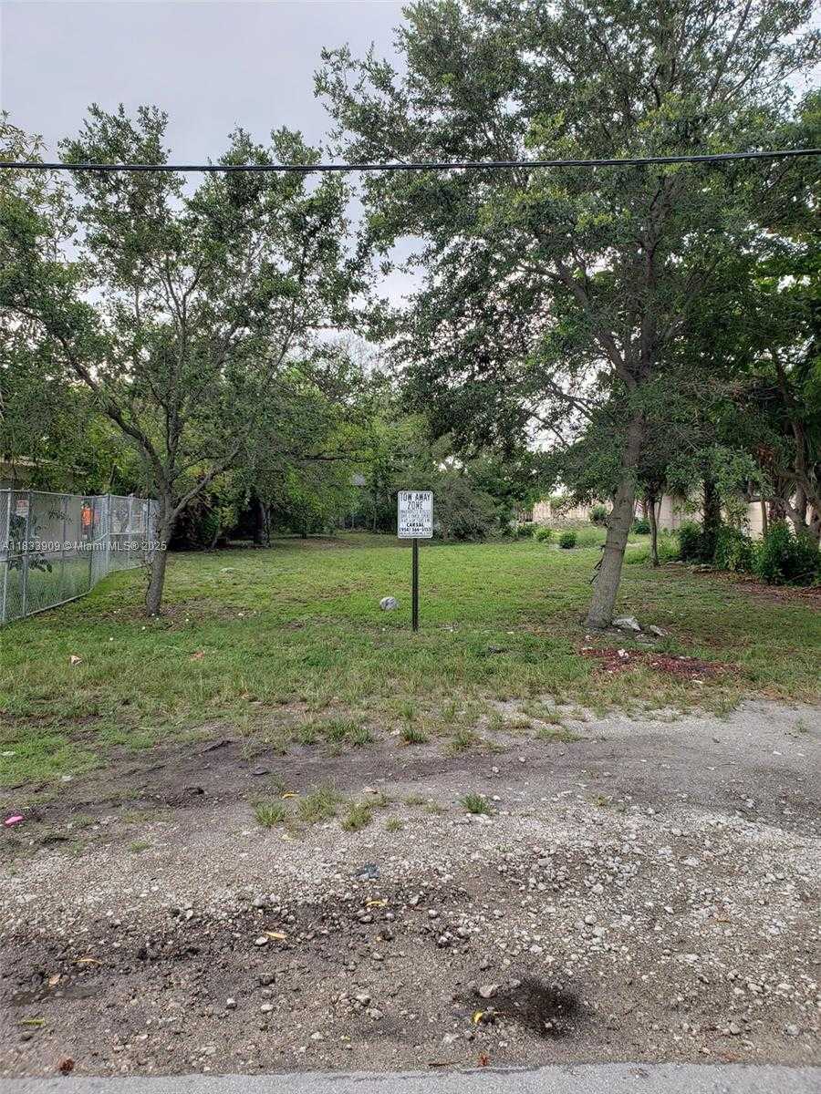 Small Image of 894 SOUTH WEST 9TH CT, Pompano Beach Number 4
