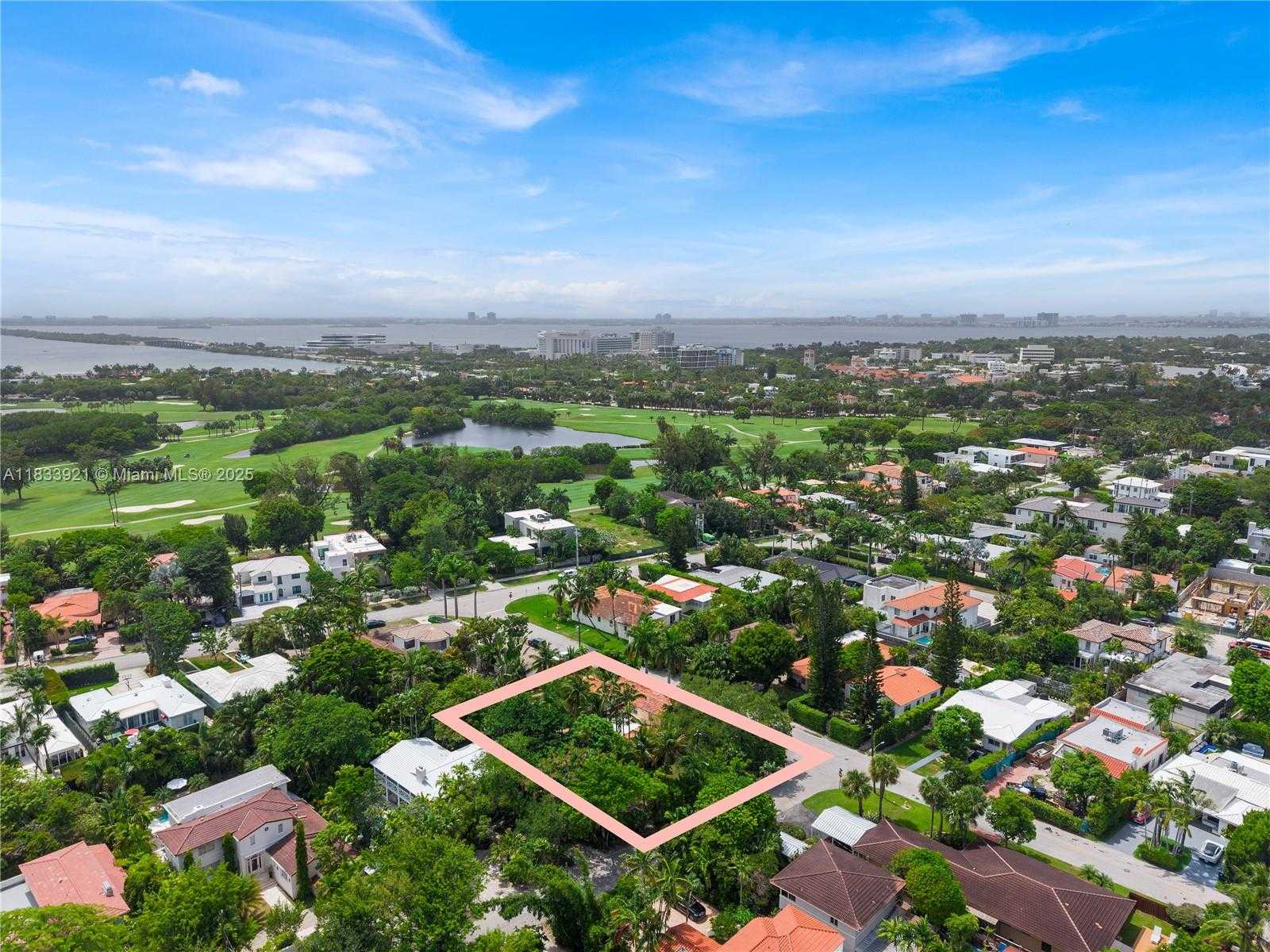 Small Image of 2880 FAIRGREEN DR, Miami Beach Number 15