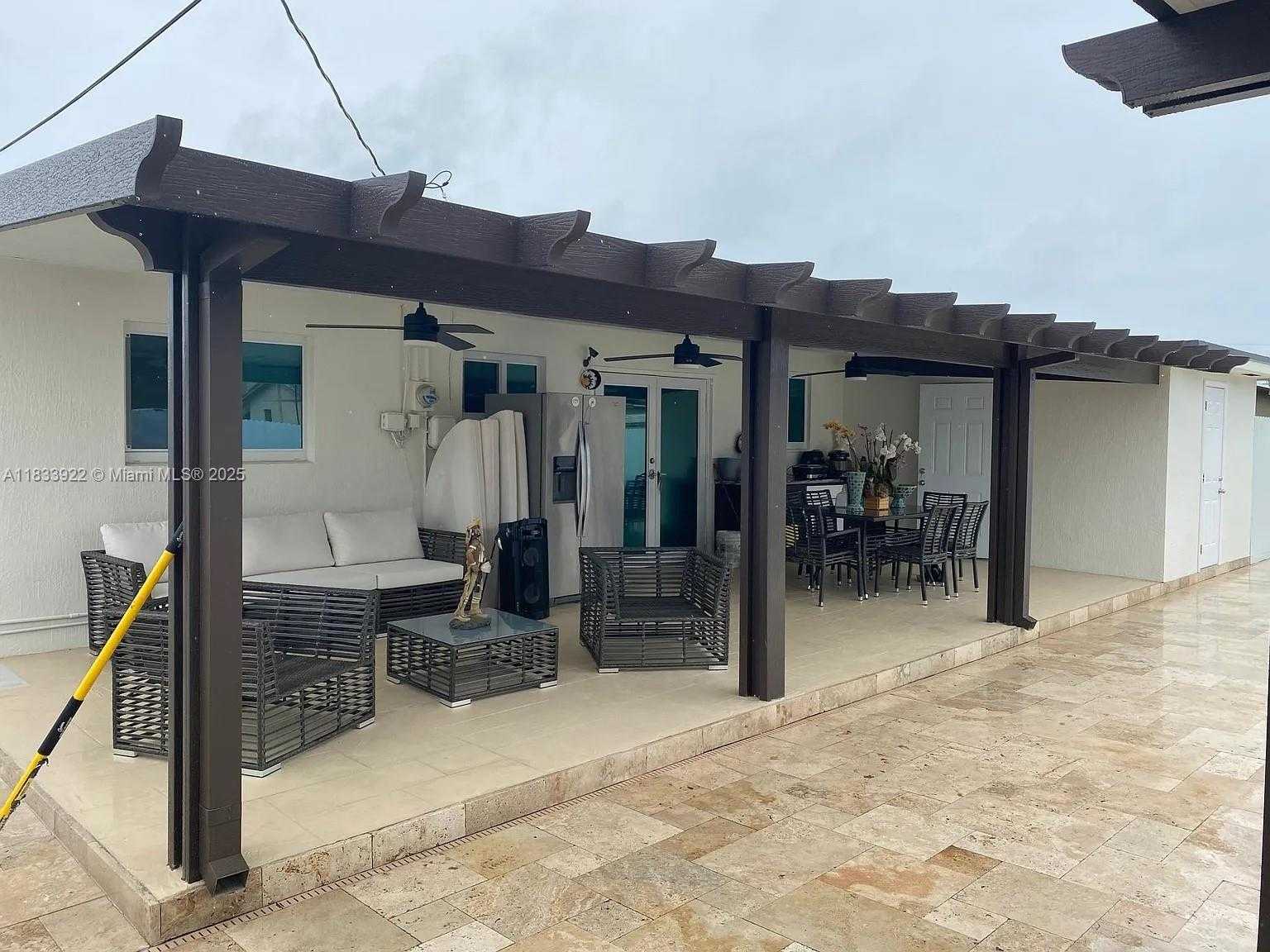 Small Image of 8031 NORTH WEST 175TH ST, Hialeah Number 5