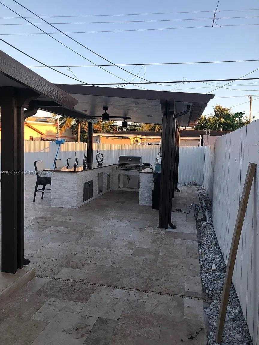 Small Image of 8031 NORTH WEST 175TH ST, Hialeah Number 6