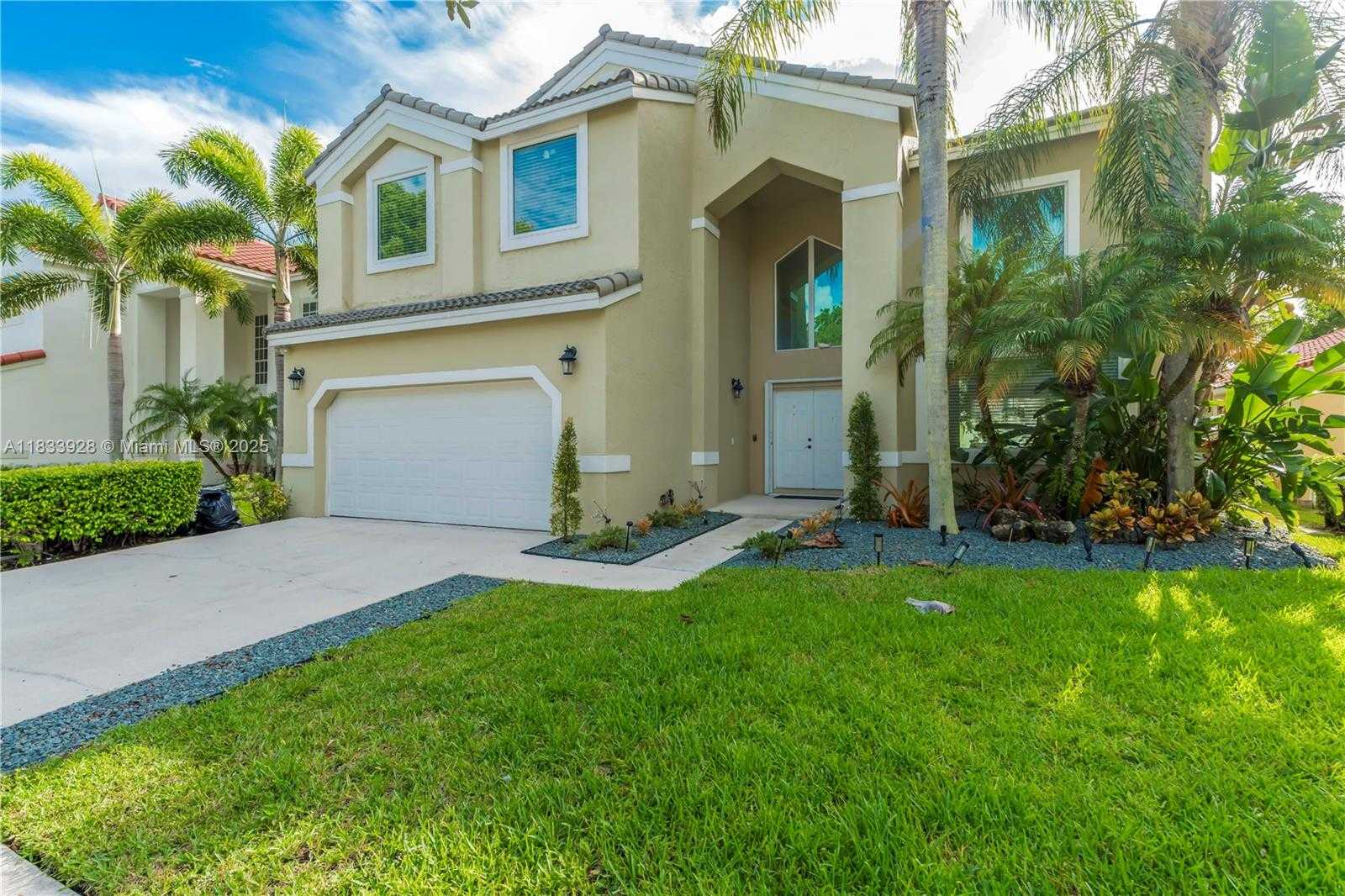 Small Image of 325 CAMERON DR, Weston Number 2