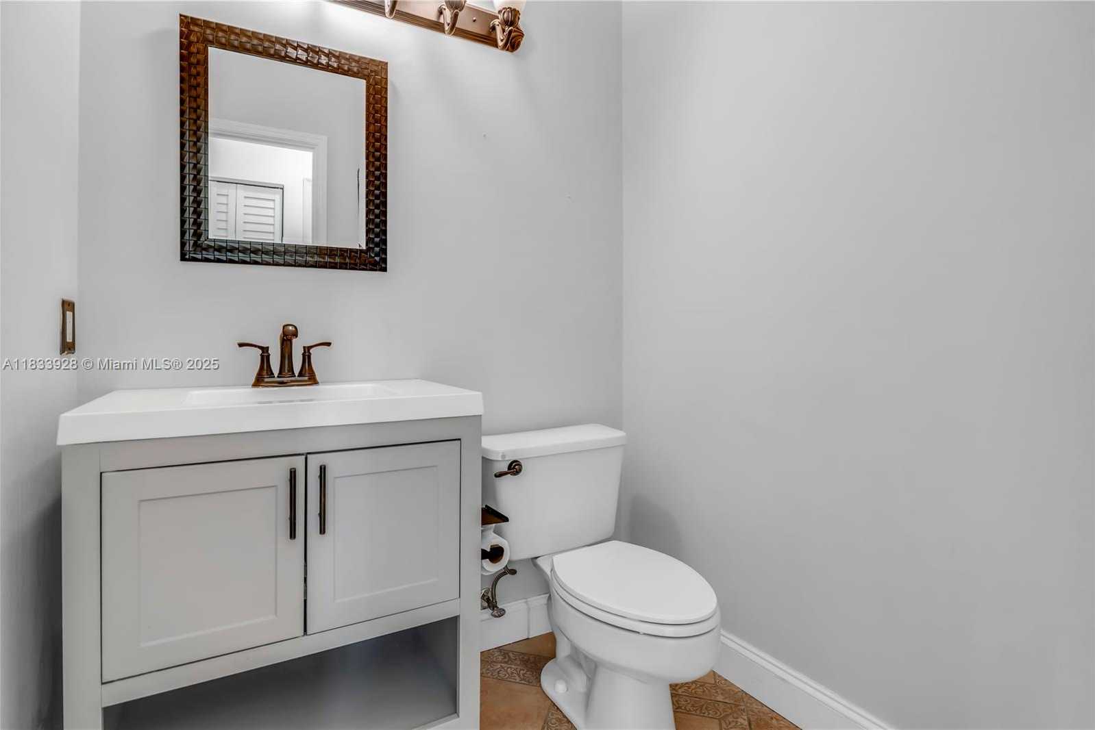 Small Image of 325 CAMERON DR, Weston Number 24