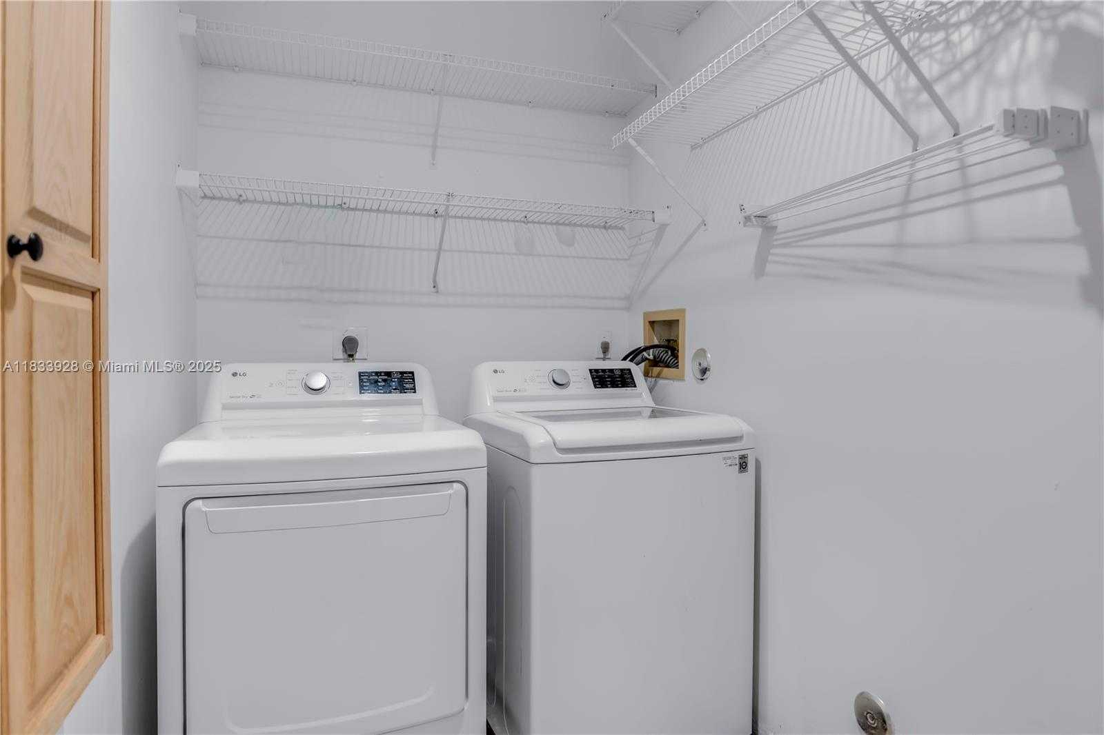 Small Image of 325 CAMERON DR, Weston Number 28