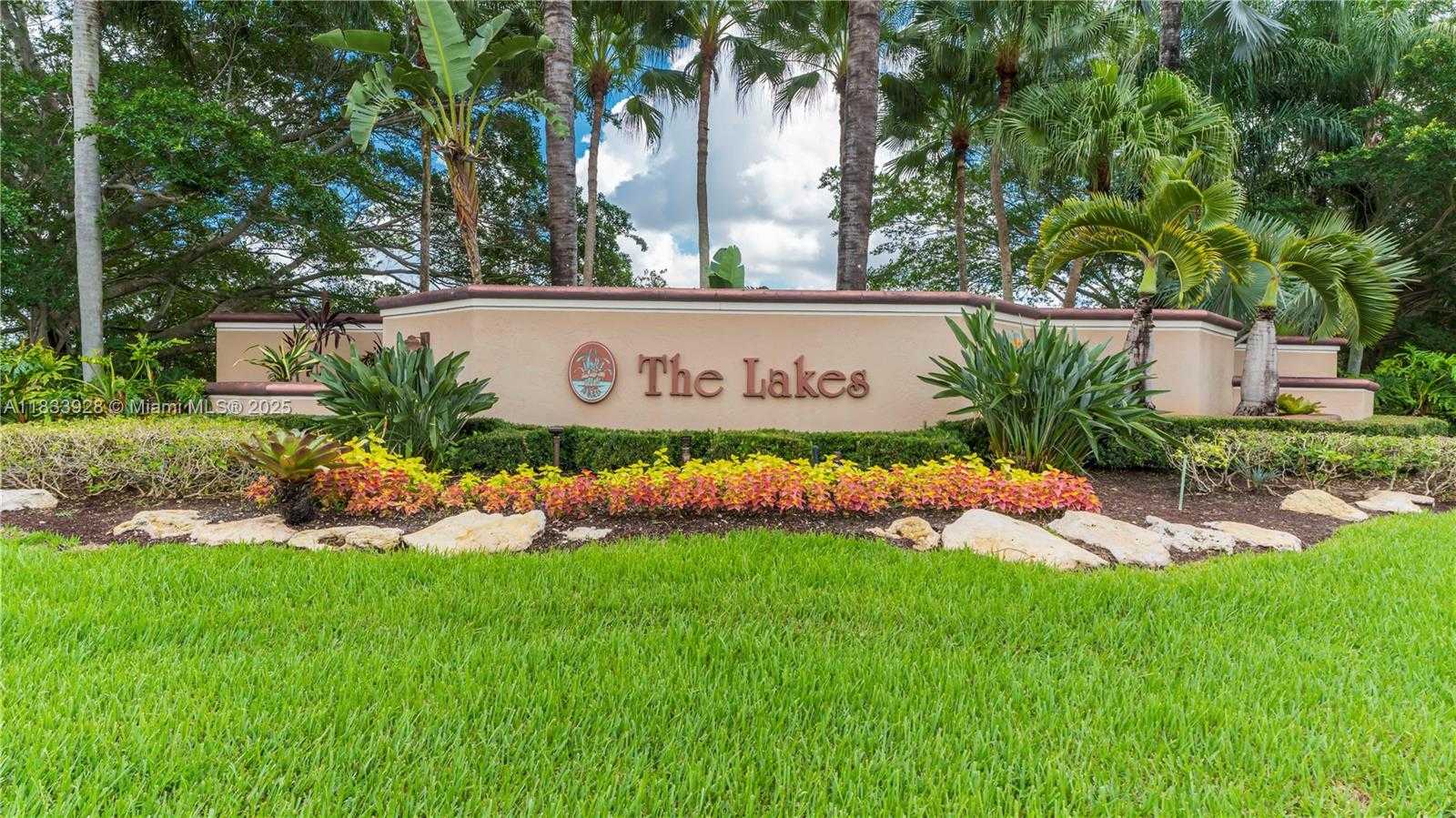 Small Image of 325 CAMERON DR, Weston Number 43