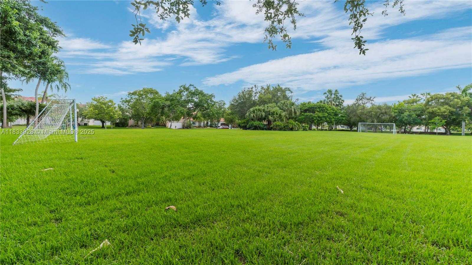 Small Image of 325 CAMERON DR, Weston Number 46