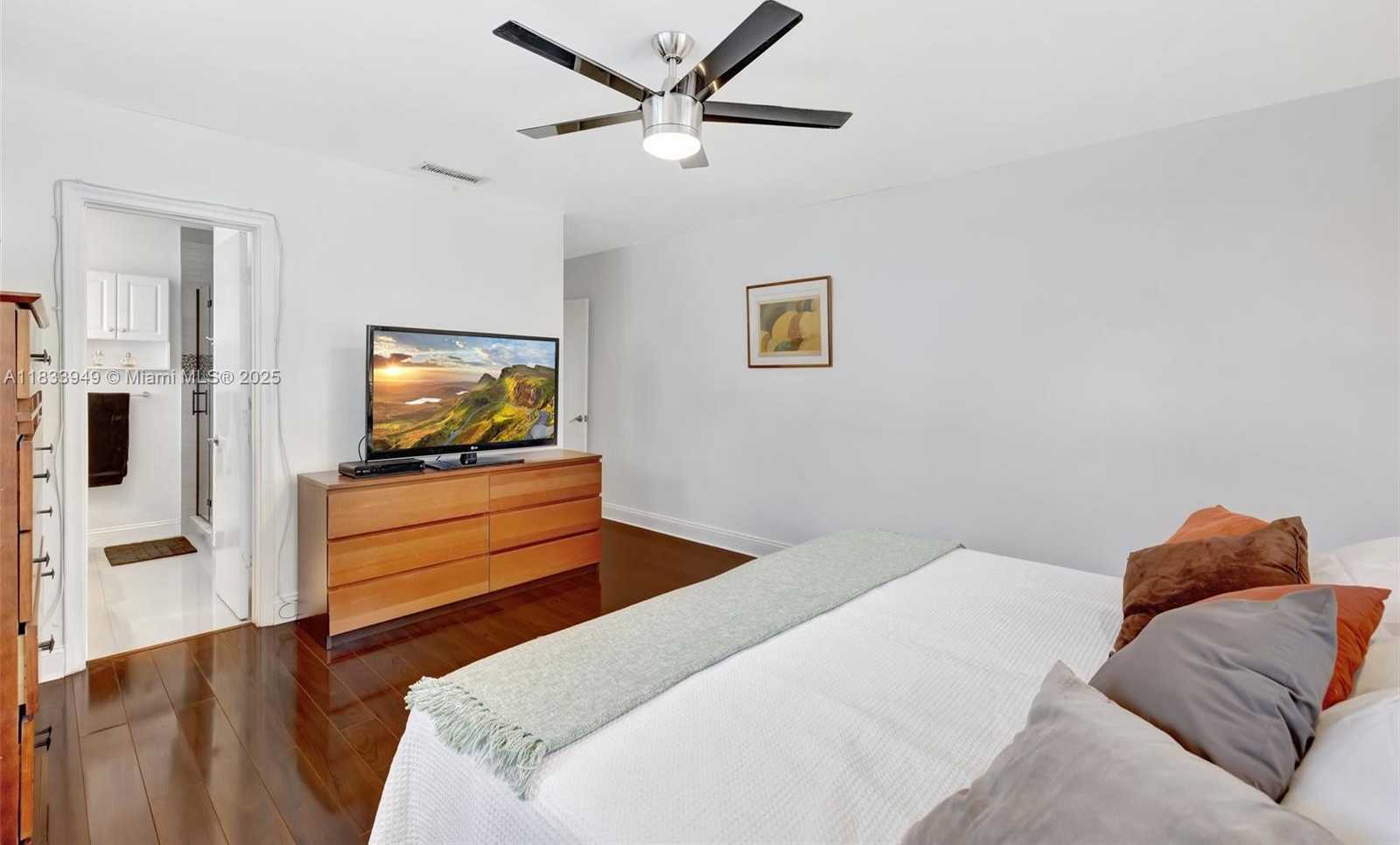 Small Image of 2261 NORTH EAST 62ND ST, Fort Lauderdale Number 17