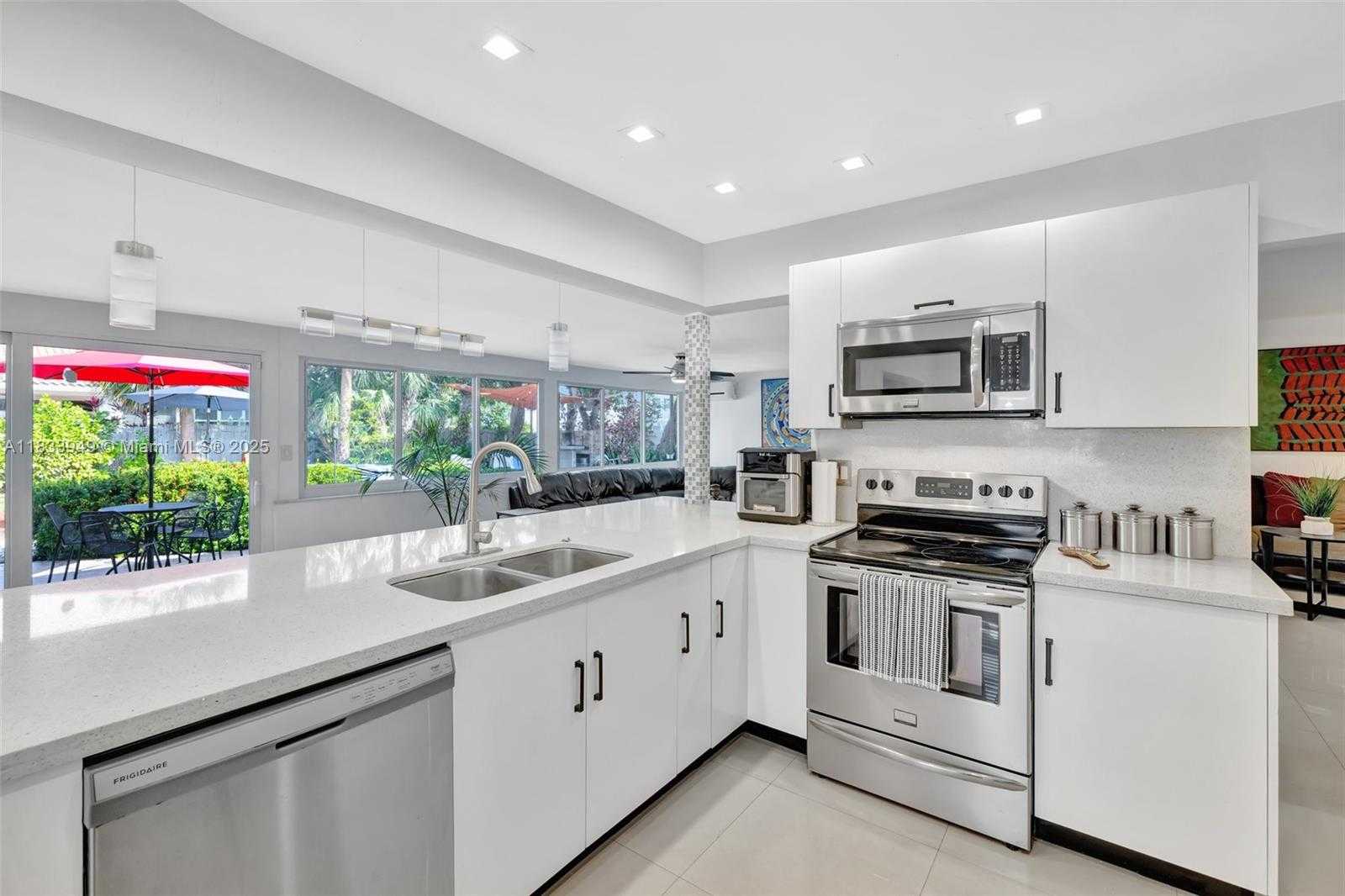 Small Image of 2261 NORTH EAST 62ND ST, Fort Lauderdale Number 8