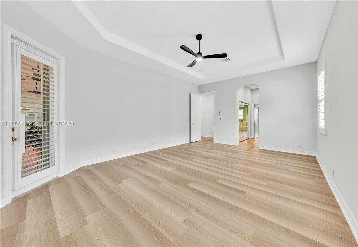 Small Image of 12580 NORTH WEST 76TH ST, Parkland Number 12