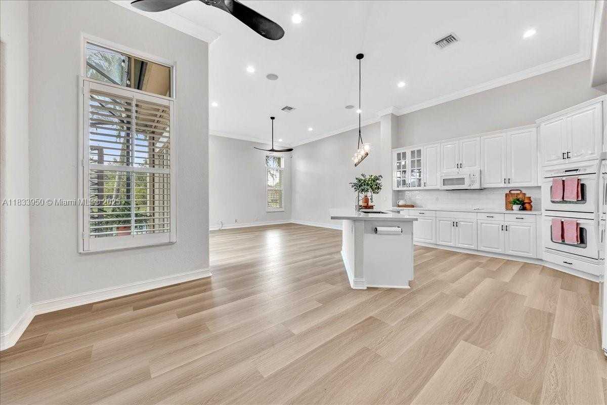 Small Image of 12580 NORTH WEST 76TH ST, Parkland Number 18