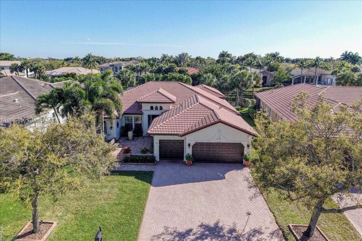 Small Image of 12580 NORTH WEST 76TH ST, Parkland Number 4