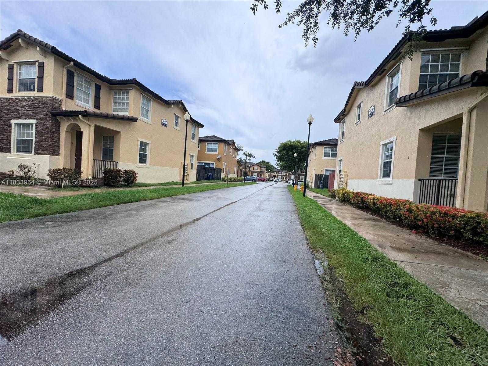 Small Image of 9239 SOUTH WEST 227TH ST, Cutler Bay Number 2