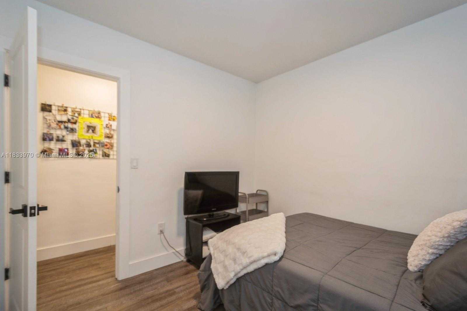 Small Image of 1530 NORTH 69TH WAY, Hollywood Number 18