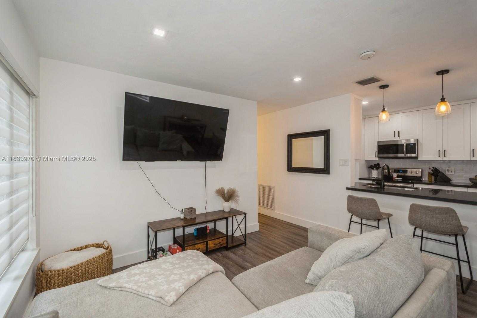 Small Image of 1530 NORTH 69TH WAY, Hollywood Number 3