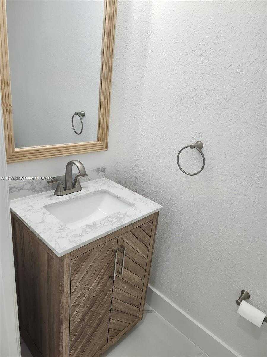 Small Image of 8465 NORTH WEST 108TH PATH, Doral Number 5