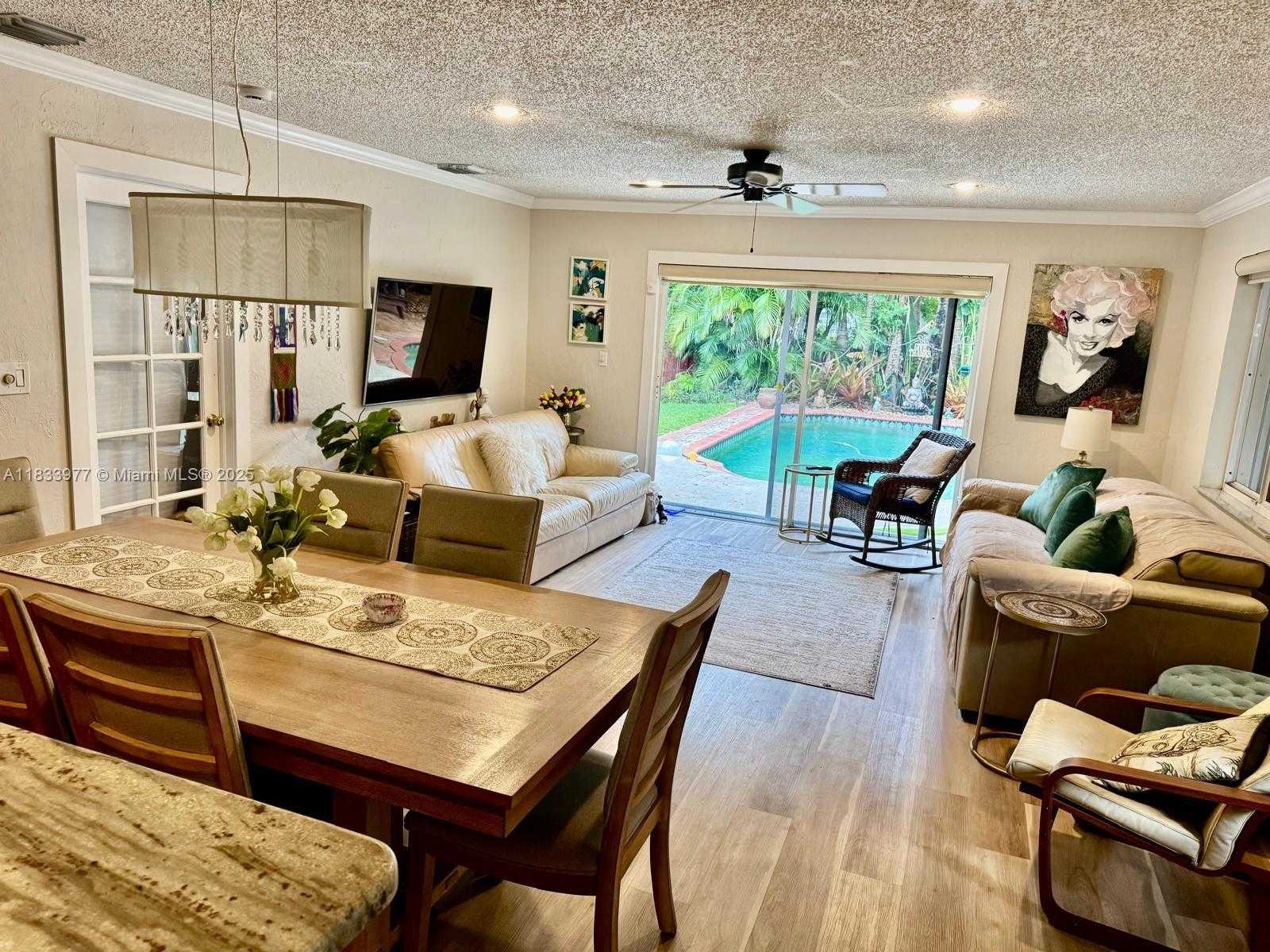Small Image of 1410 FLETCHER ST, Hollywood Number 2