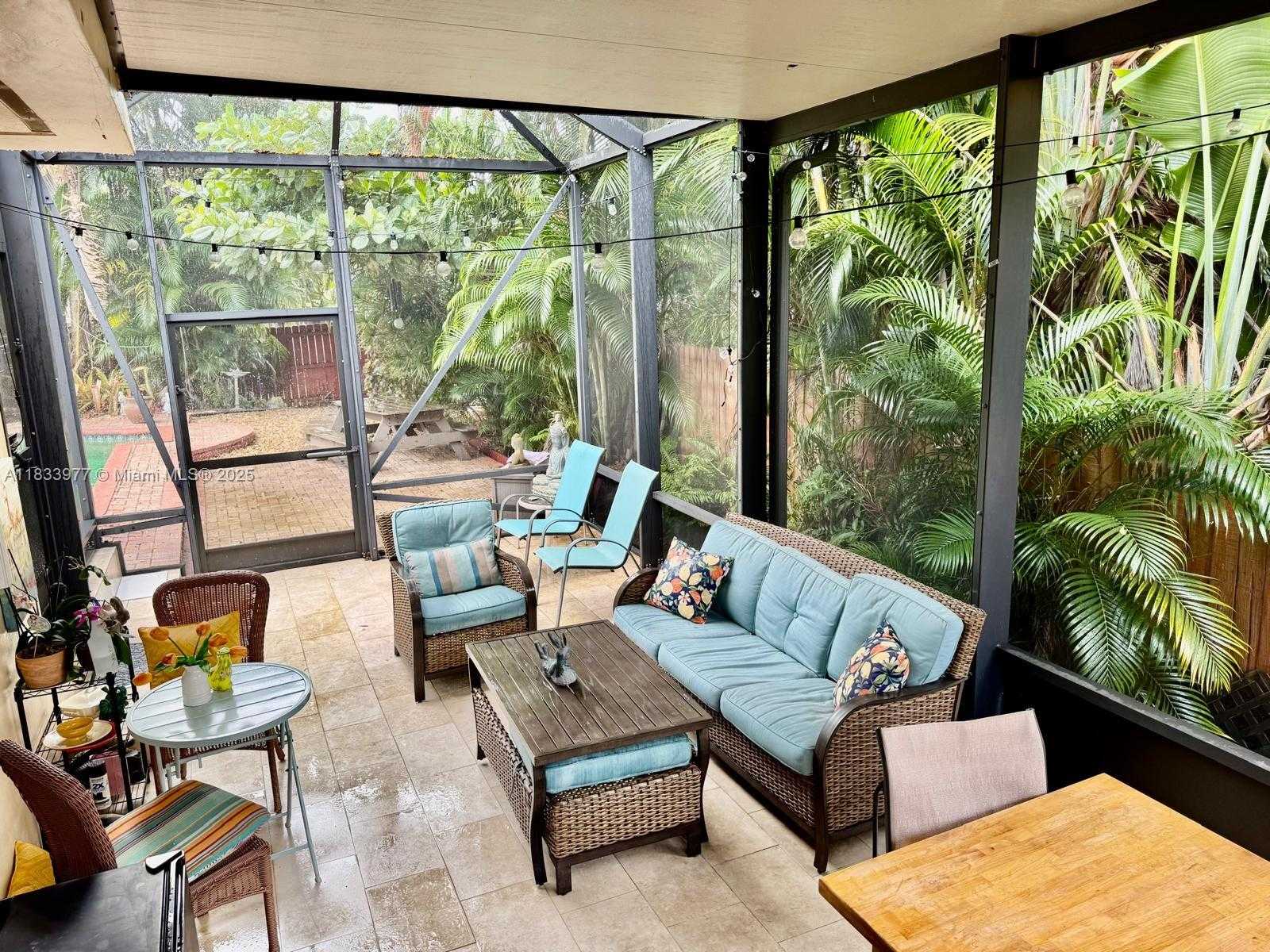Small Image of 1410 FLETCHER ST, Hollywood Number 7