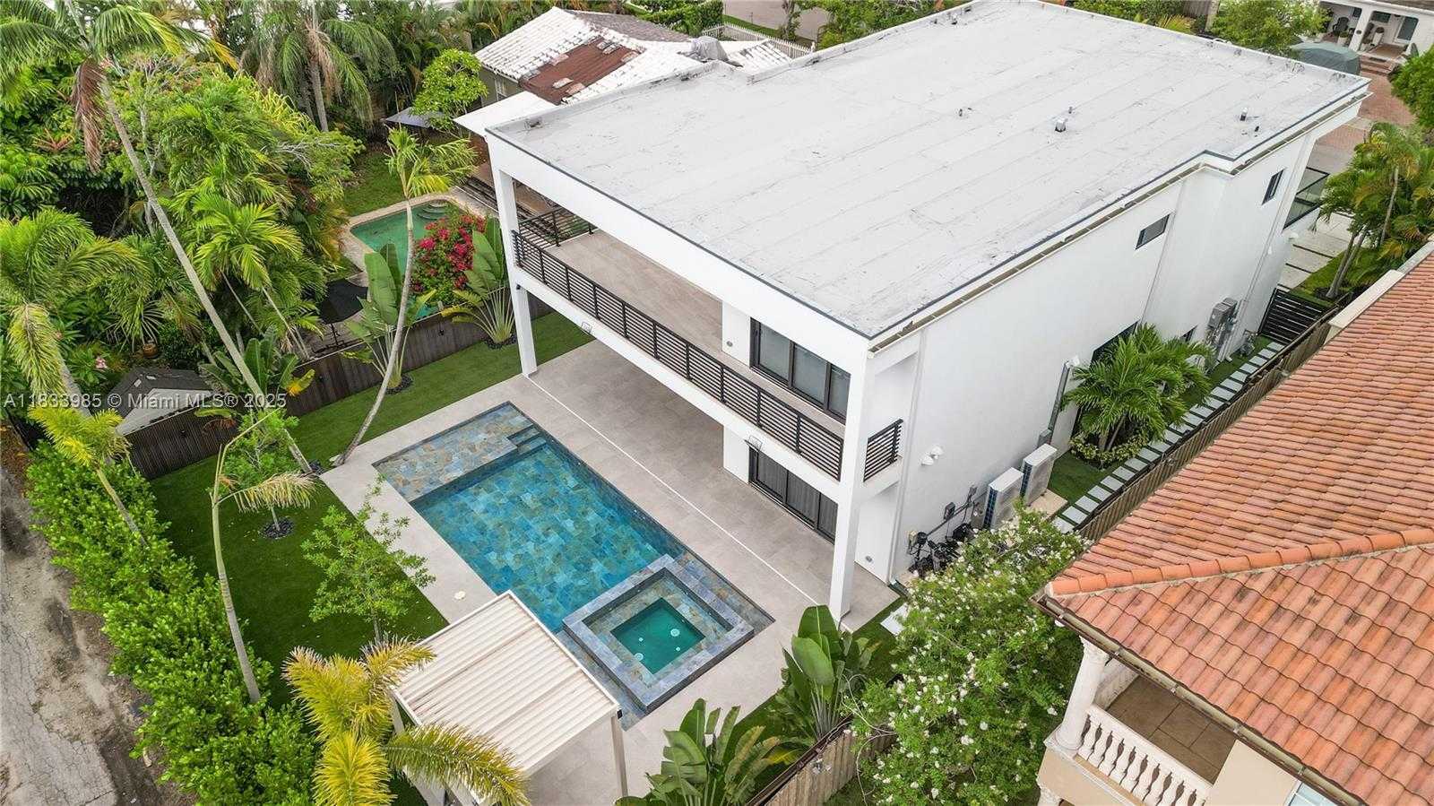 Small Image of 436 NORTH EAST 10TH AVE, Fort Lauderdale Number 2