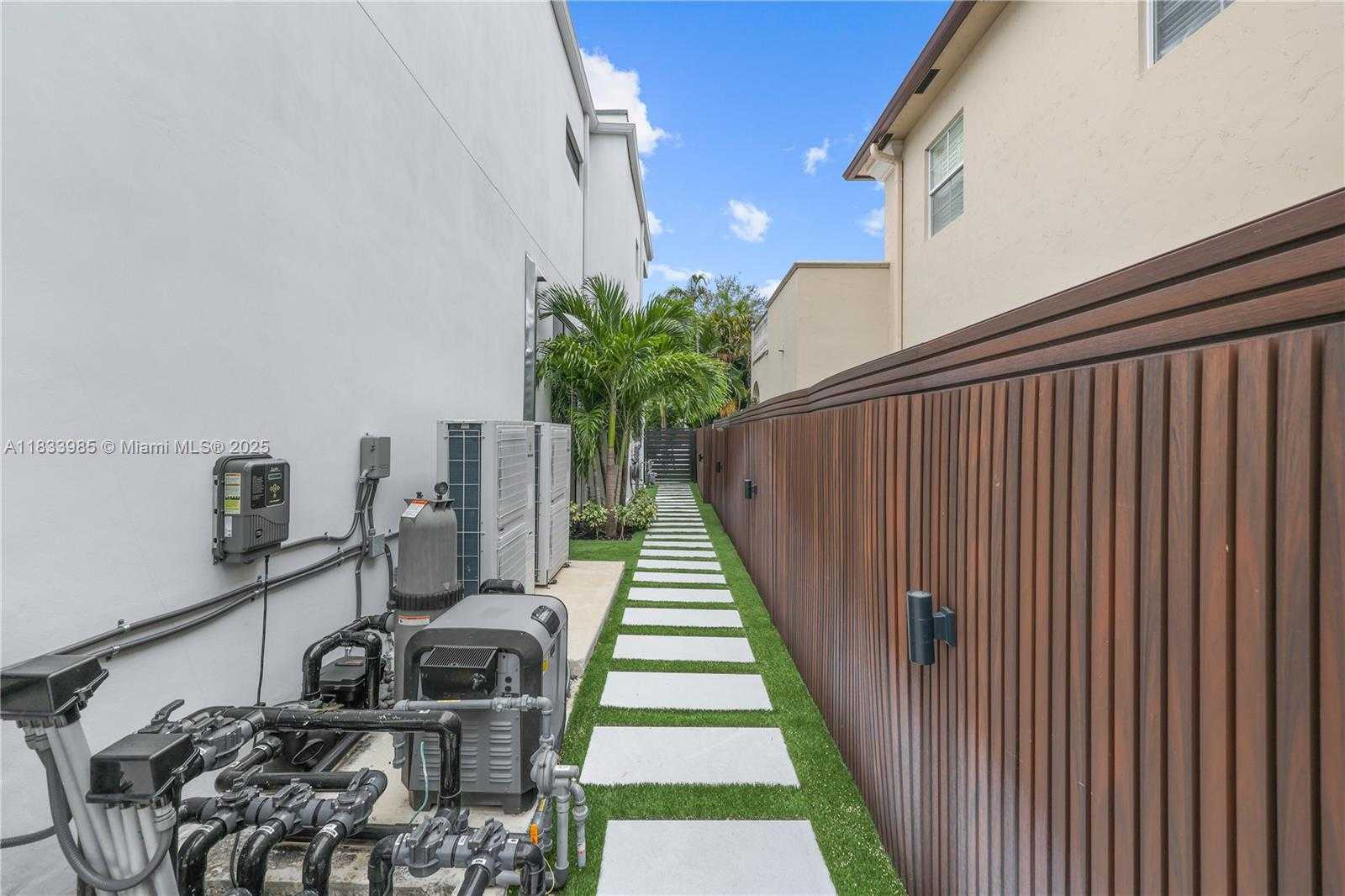 Small Image of 436 NORTH EAST 10TH AVE, Fort Lauderdale Number 24
