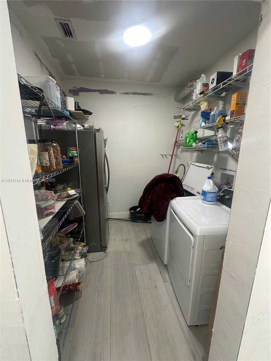 Small Image of 5900 NORTH EAST 21ST LN, Fort Lauderdale Number 11