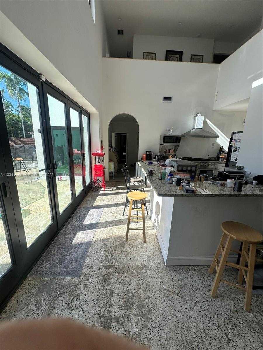 Small Image of 5900 NORTH EAST 21ST LN, Fort Lauderdale Number 3