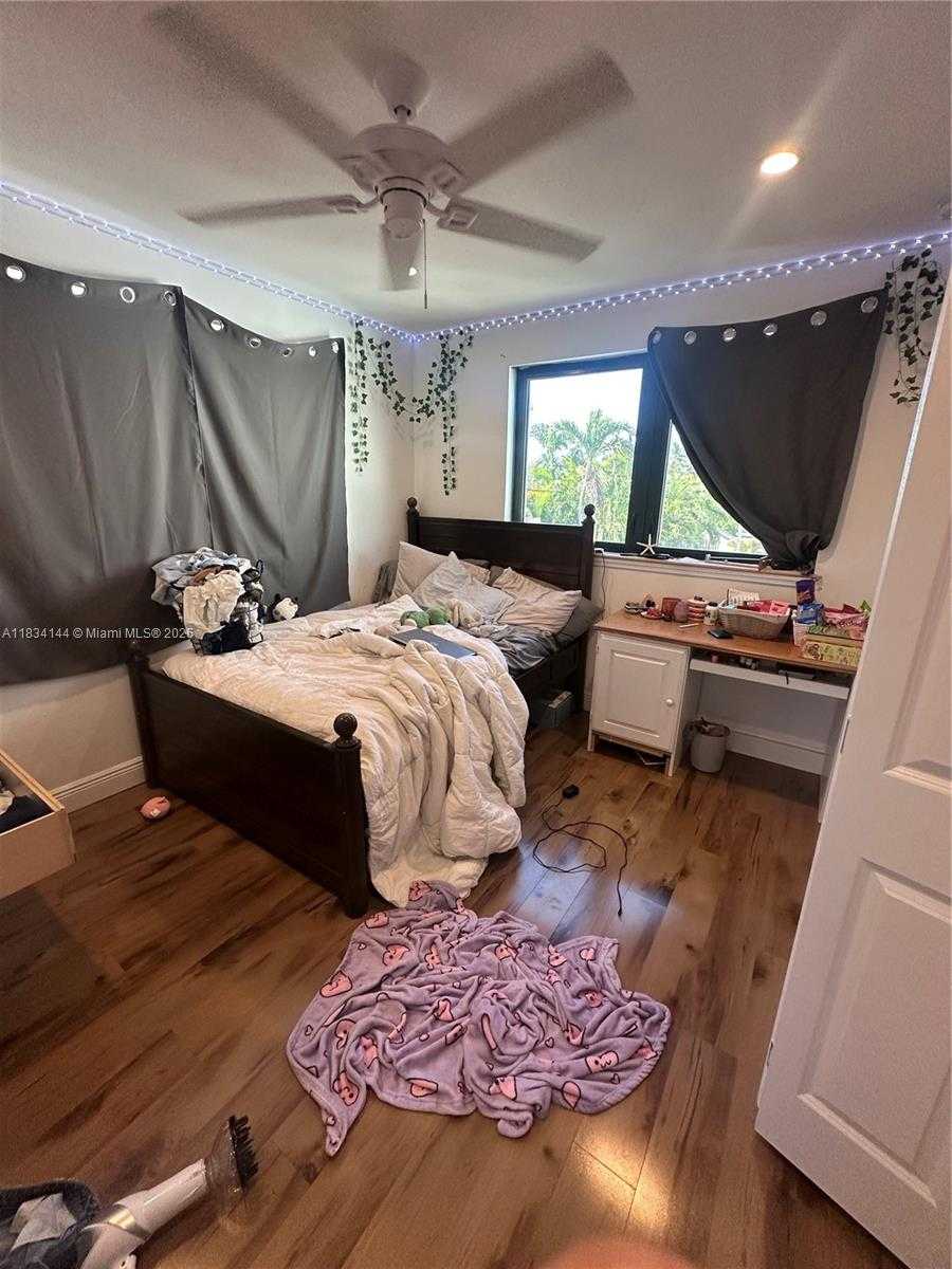 Small Image of 5900 NORTH EAST 21ST LN, Fort Lauderdale Number 33