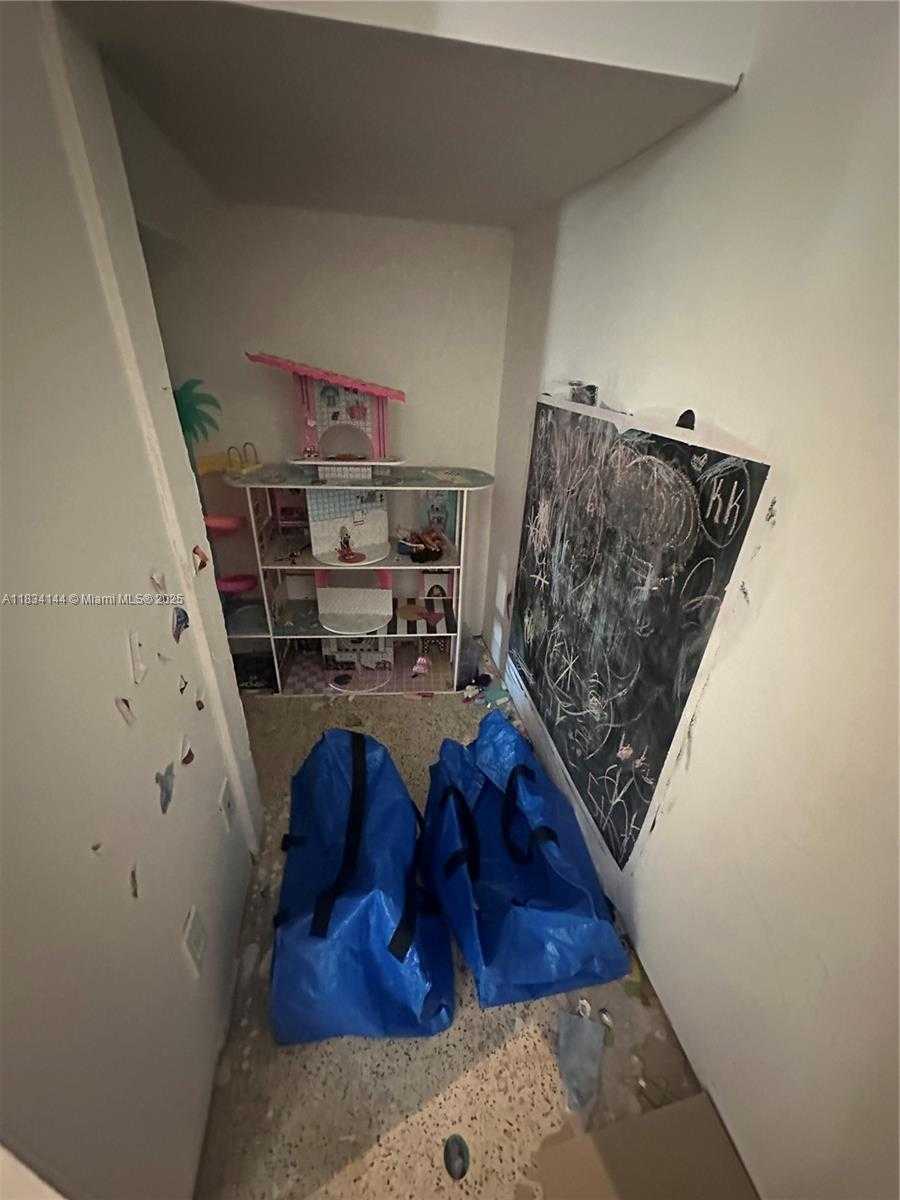 Small Image of 5900 NORTH EAST 21ST LN, Fort Lauderdale Number 38
