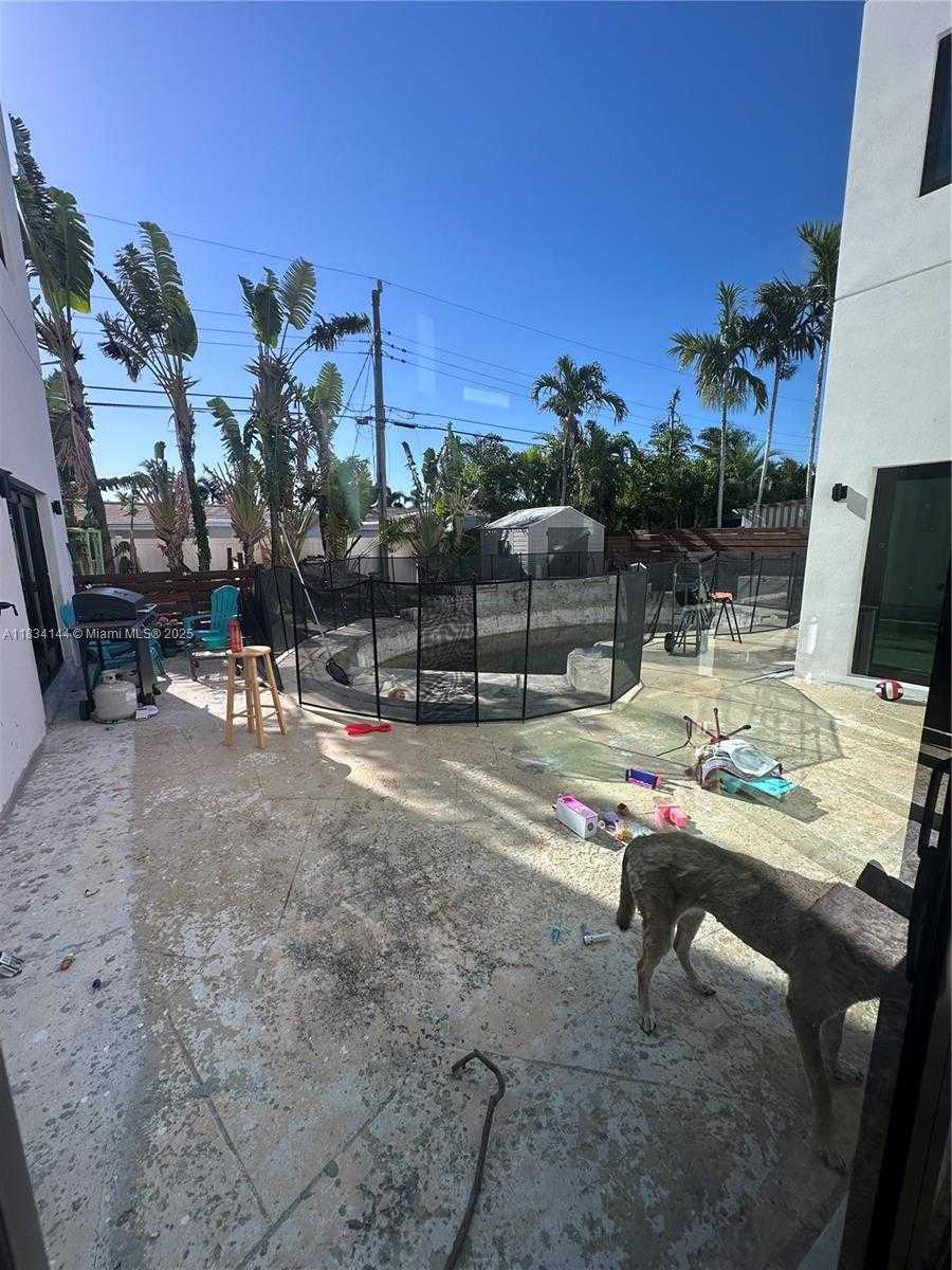 Small Image of 5900 NORTH EAST 21ST LN, Fort Lauderdale Number 7